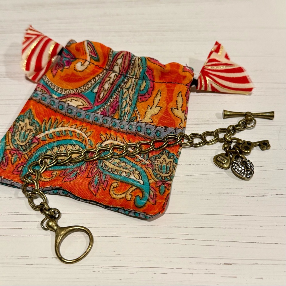 FOSSIL Antiqued Gold “Key to My Heart” Charm Bracelet with free Gift Bag - Picture 2 of 7